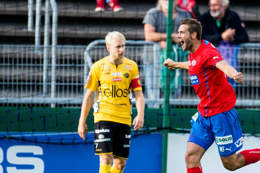Helsingborgs Mikael Dahlberg jublar