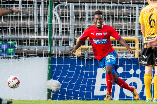 Helsingborgs David Accam jublar