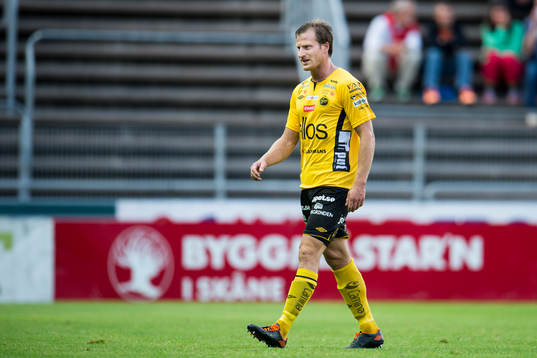 Elfsborgs Daniel Mobaeck får rött kort och lämnar planen