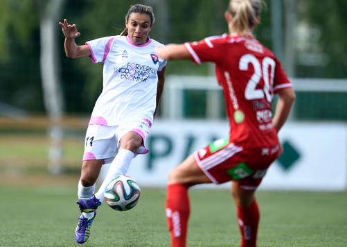 Rosengårds Marta Vieria da Silva med bollen