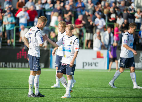 Gefles Jesper Florén  och Jonas Lantto tackar varandra
