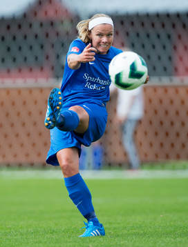 Eskilstunas Sara Thunebro i matchen i damallsvenskan mellan