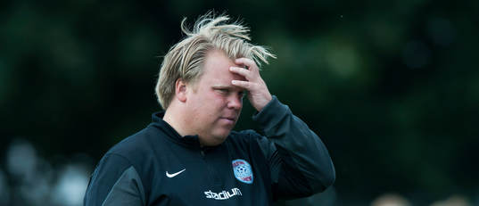 Eskilstunas tränare Viktor Ertiksson i matchen i