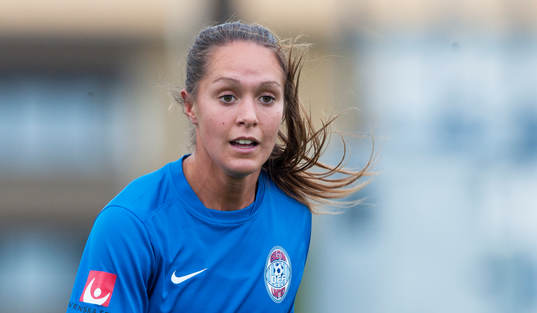 Eskilstunas Felicia Karlsson i matchen i damallsvenskan