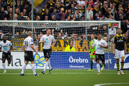 Örebros Marcus Pode gör 2-0 och jublar  med i Allsvenskan