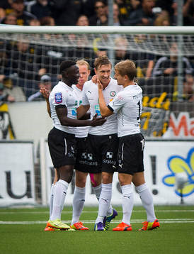Örebros Marcus Pode gör 2-0 och jublar