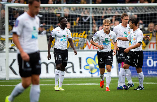 Örebros Marcus Pode gör 2-0 och jublar