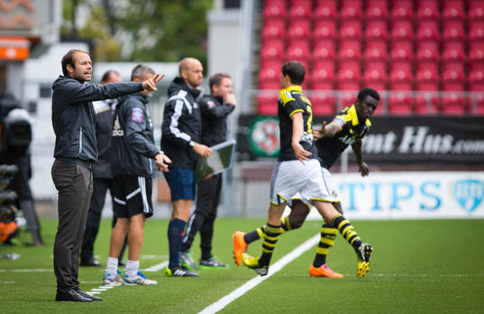 s tränare Andreas Alm i Allsvenskan mellan Örebro och AIK