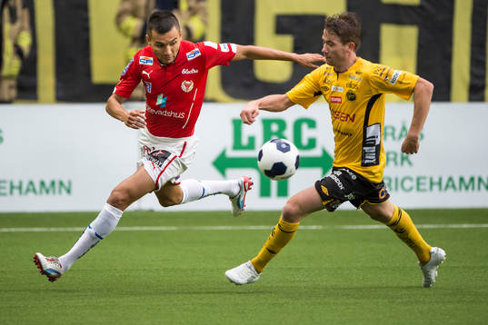 Kamp mellan Kalmars Emin Nouri och Elfsborgs Marcus Rohdén