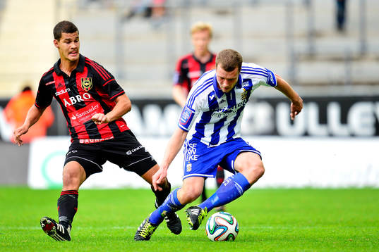 Brommapojkarnas Mauricio Albornoz och IFK Göteborgs Jakob