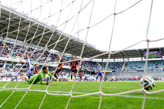 IFK Göteborgs Lasse Vibe gör 2-0 bakom Brommapojkarnas