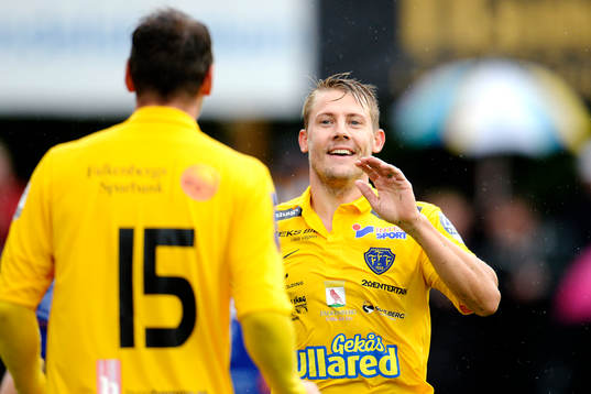 Falkenbergs Patrik Ingelsten (th) jublar