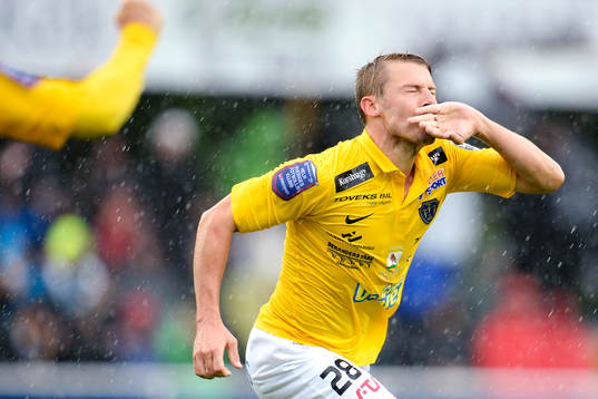 Falkenbergs Patrik Ingelsten jublar