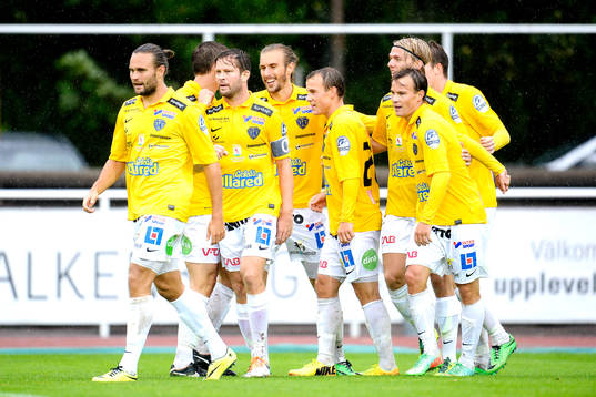Falkenbergs spelare jublar