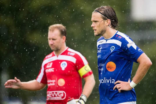 Åtvidabergs målvakt Henrik Gustavsson (tv) och Tom