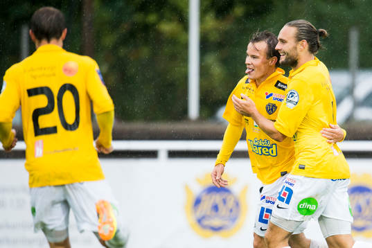Falkenbergs Anton Wede (m) jublar