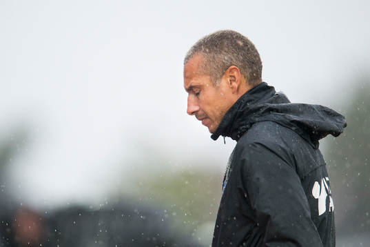Falkenbergs tränare Henrik Larsson deppar