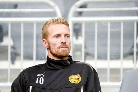 Mjällbys Christian Wilhelmsson började på bänken