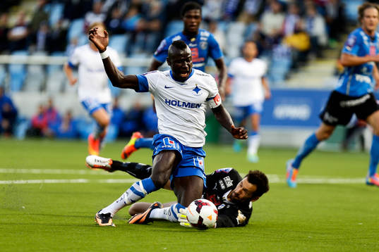 Norrköpings Alhaji Kamara i friläge med Halmstads