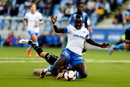 Norrköpings Alhaji Kamara i friläge med Halmstads