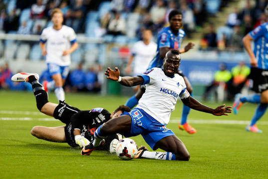 Norrköpings Alhaji Kamara i friläge med Halmstads