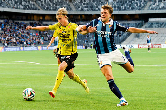 Mjällbys Eric Björkander och Djurgårdens Martin Broberg