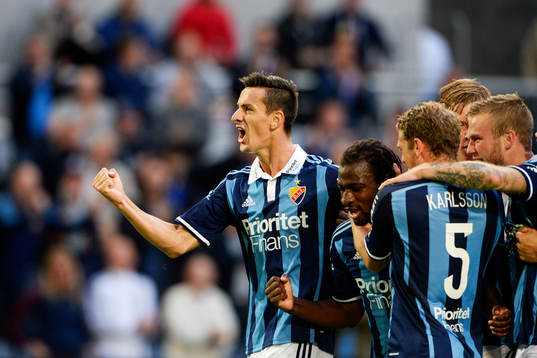 Djurgårdens Haris Radetinac och Amadou Jawo  jublar