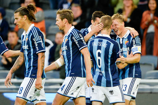 Djurgårdens Emil Bergström jublar