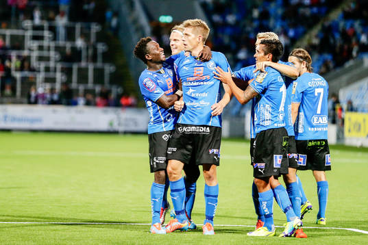 Halmstads Mikael Boman jublar