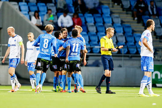 Halmstads Mikael Boman jublar