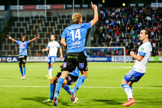 Halmstads Mikael Boman jublar
