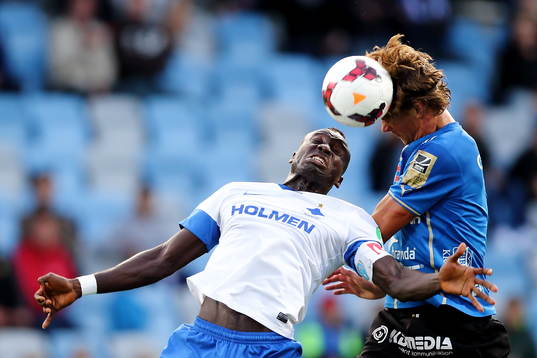Norrköpings Alhaji Kamara i nickduell med Halmstads