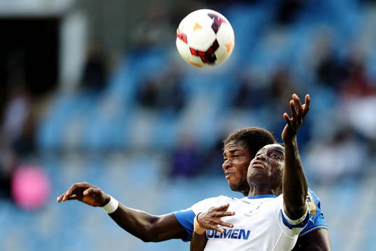 Norrköpings Alhaji Kamara i nickduell med Halmstads Joseph