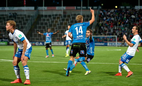 Halmstads Mikael Boman jublar