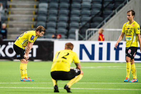 Mjällbys Viktor Nilsson och David Löfquist deppar