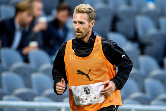 Mjällbys Christian Wilhelmsson värmer upp