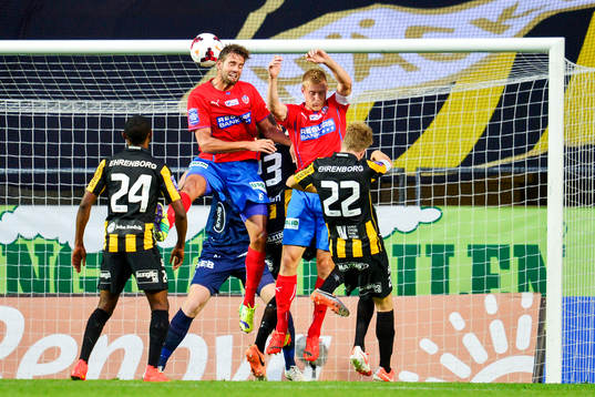Helsingborgs Mikael Dahlberg gör 0-1