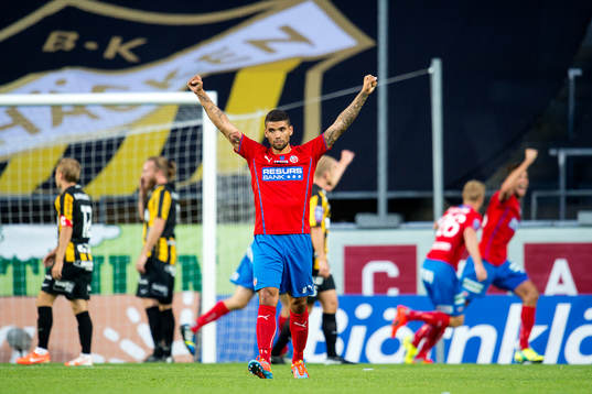 Helsingborgs Victor Palsson jublar