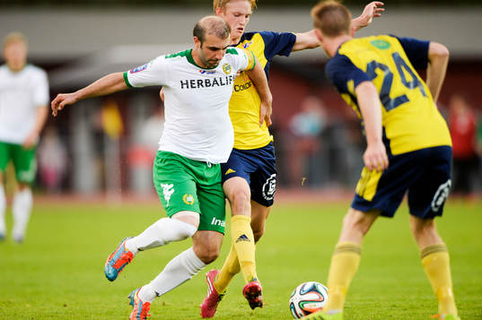 Hammarbys Kennedy Bakircioglu i matchen i Superettan mellan