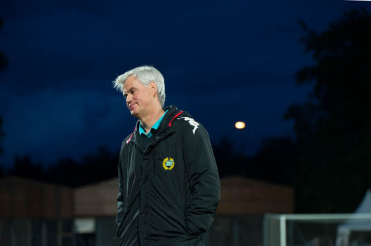 Hammarbys tränare Nanne Bergstrand deppar
