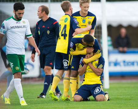 Ängelholms Othman El Kabir har gjort 1-0 och Albin