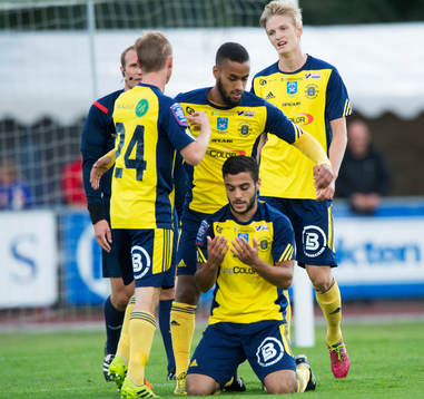 Ängelholms Othman El Kabir har gjort 1-0 och Albin