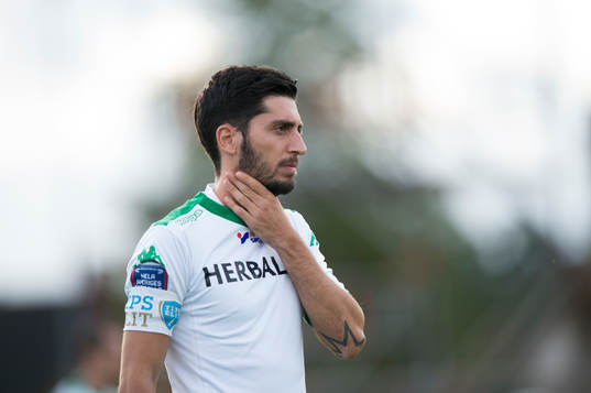 Hammarbys Nahir Besara i matchen i Superettan mellan