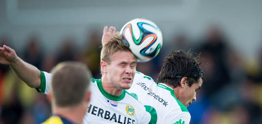 Hammarbys Erik Israelsson och Lars Fuhre  i matchen i