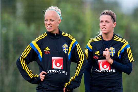 Sveriges Caroline Seger och Olivia Schough