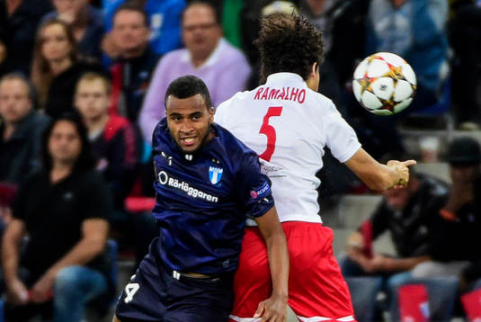 Malmö FFs Isaac Kiese Thelin och Salzburgs André Ramalho