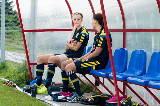 Sveriges Amanda Ilestedt och Emilia Appelqvist skadade