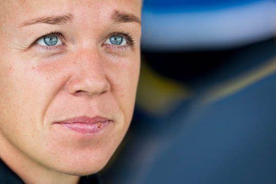 Sveriges Caroline Seger blir intervjuad