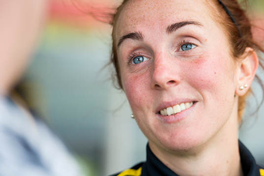 Sveriges Marina Pettersson Engström blir intervjuad