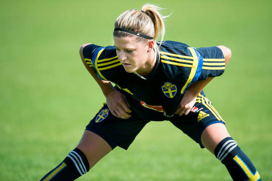 Sveriges Olivia Schough stretchar